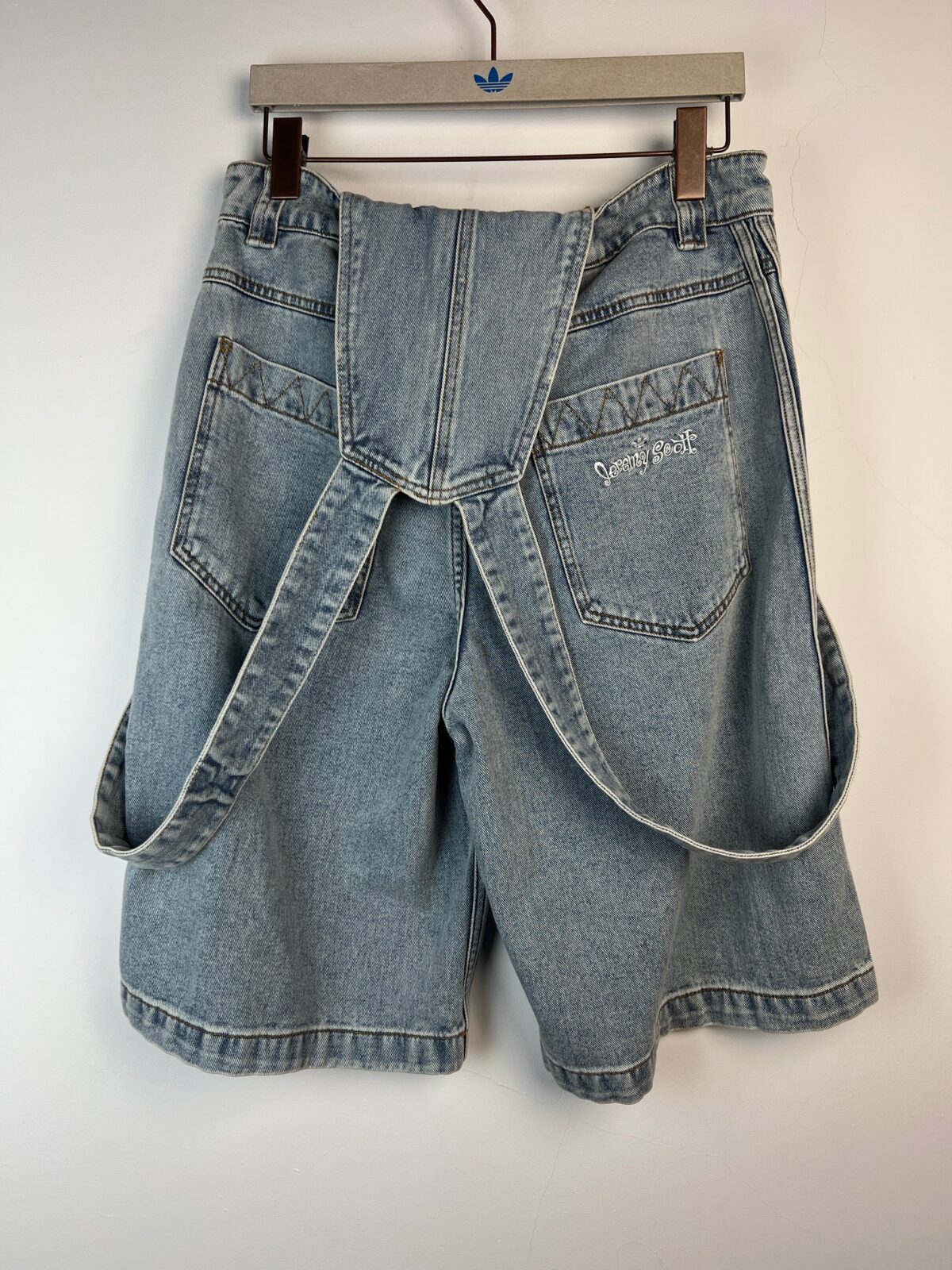 Spodenki jeansowe na szelkach Adidas x Jeremy Scott S-M - obrazek 4