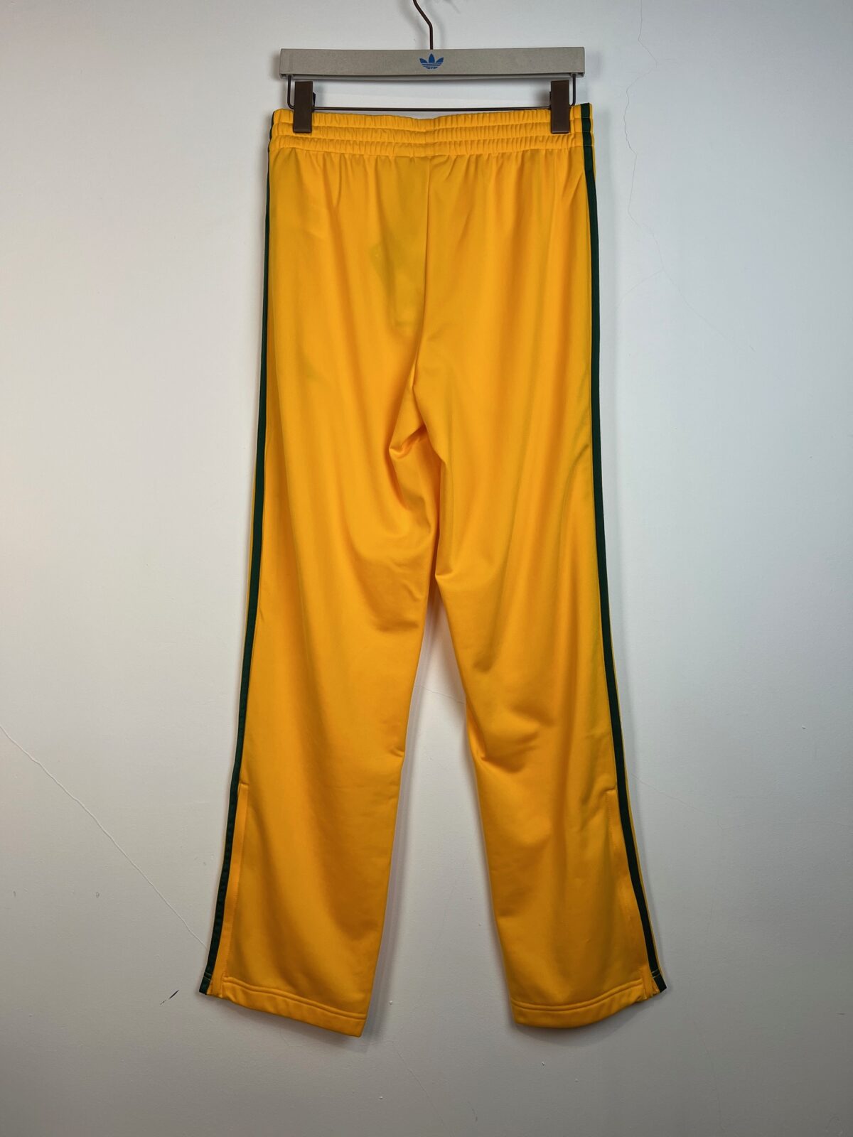 Spodnie męskie Adidas Originals żółte JZ4091 - obrazek 2