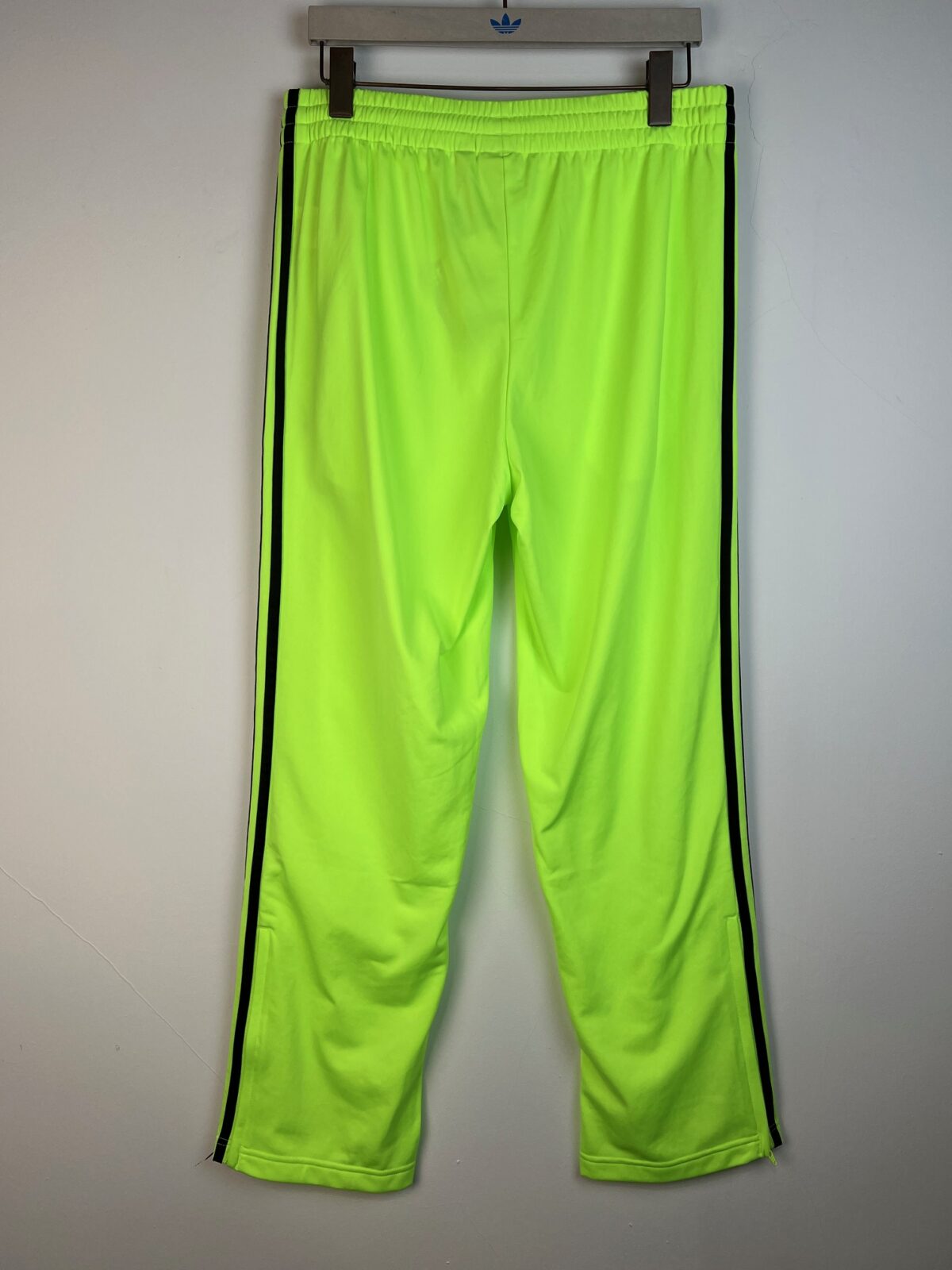 Spodnie męskie Adidas Originals SST neonowe - obrazek 2