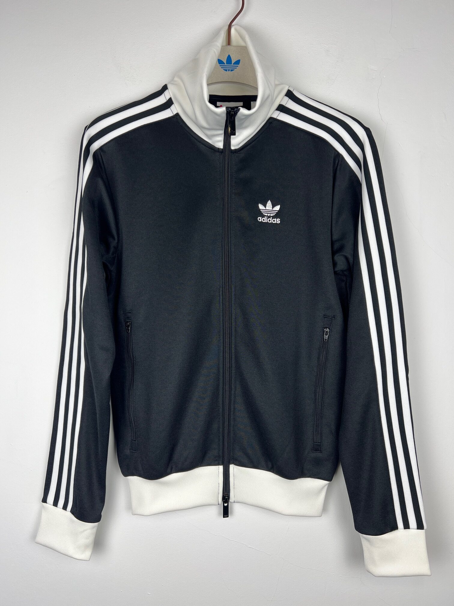 IMG_8318 Bluza unisex Adidas Classic czarna 2XS - obrazek 1