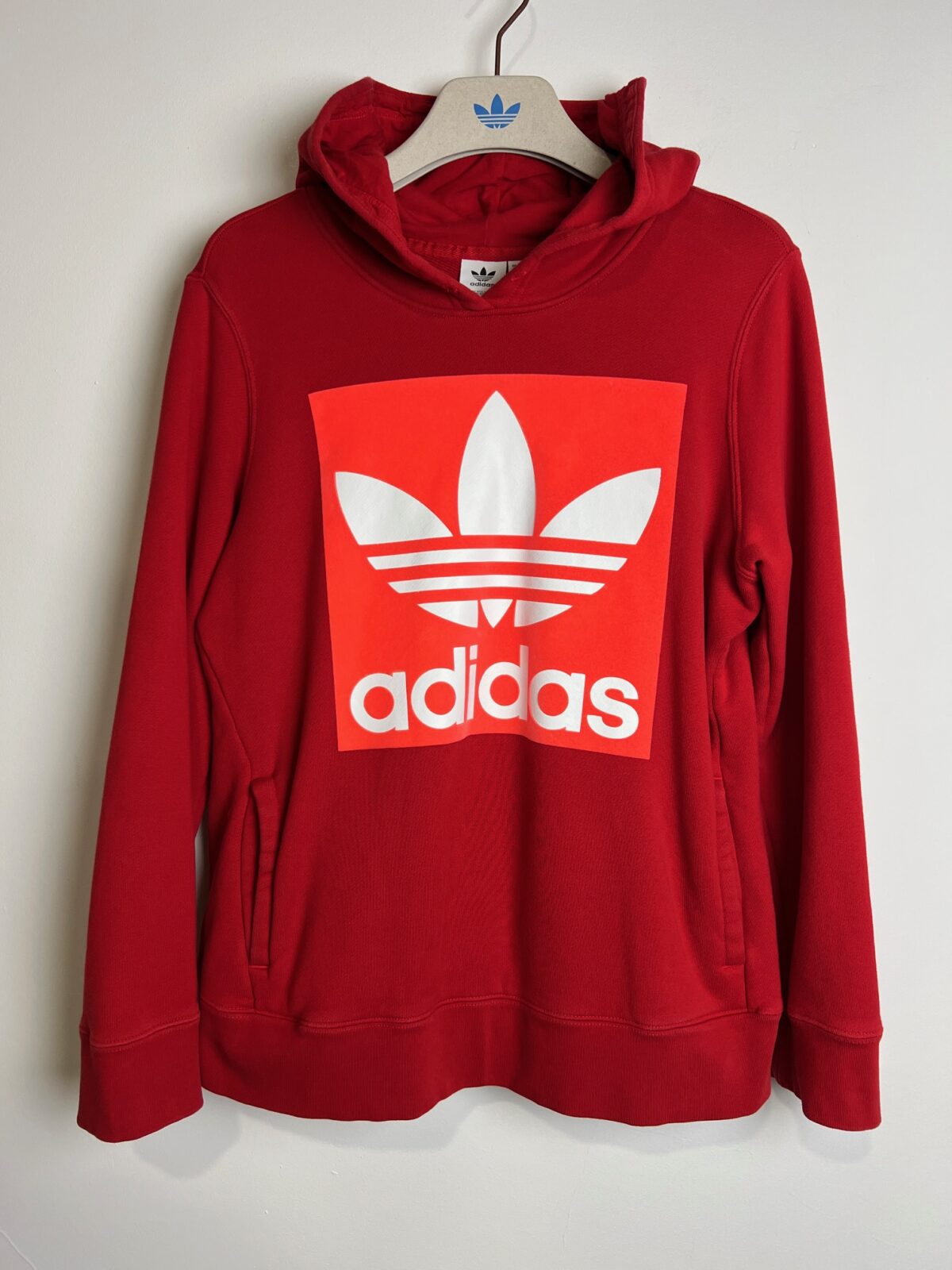 IMG_9923 Bluza Adidas z kapturem czerwona S - obrazek 1